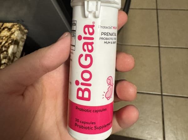 Đánh giá chi tiết Biogaia Protectis Mum Prenatal Probiotic cho mẹ và bé 1 biogaia protectis mum prenatal probiotic for mum baby 100 million cfu 30 capsules 2