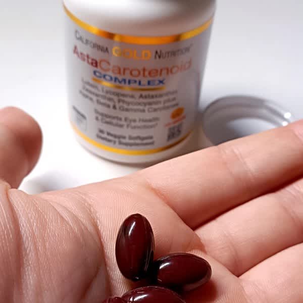 california gold nutrition astacarotenoid complex with lutein lycopene astaxanthin and vitamin a 30 veggie softgels 2