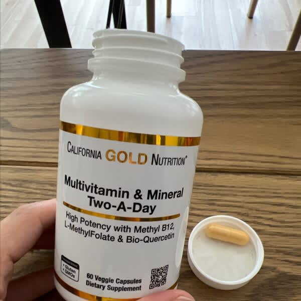 california gold nutrition multivitamin and mineral with methyl b12 vitamin c l methylfolate and bio quercetin two a day 60 veggie capsules 2