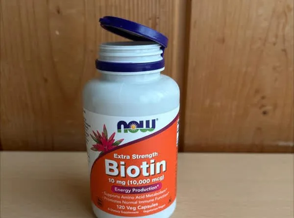 Review Biotin 10 mg của NOW Foods: Có thực sự tốt cho tóc và móng? 9 now foods biotin 10 mg 120 veg capsules 2