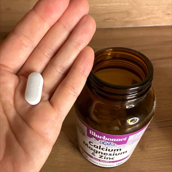 bluebonnet nutrition calcium magnesium zinc bone health 180 caplets 2