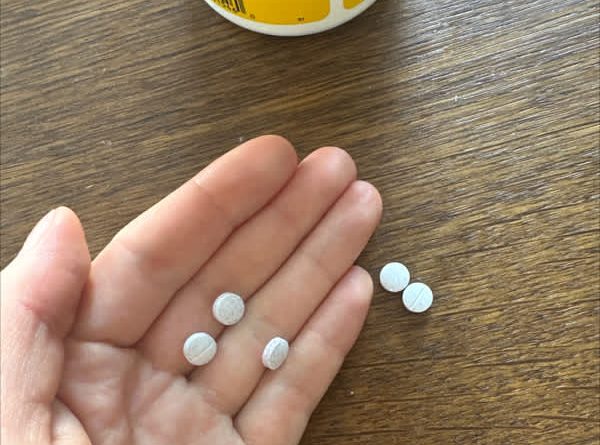 Đánh giá chi tiết Natural Factors Big Friends Chewable Vitamin D3 Berry Bunch 2 natural factors big friends chewable vitamin d3 berry bunch 10 mcg 400 iu 250 chewable tablets 2