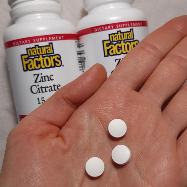 Đánh giá chi tiết Natural Factors Vitamin D3 + K2: Có thực sự hiệu quả? 2 natural factors zinc citrate 15 mg 90 tablets 2